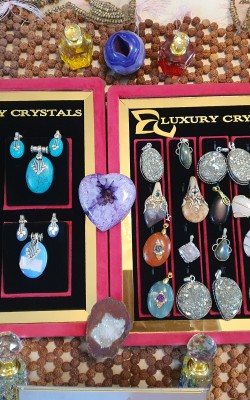 CRYSTAL PENDENT SETS